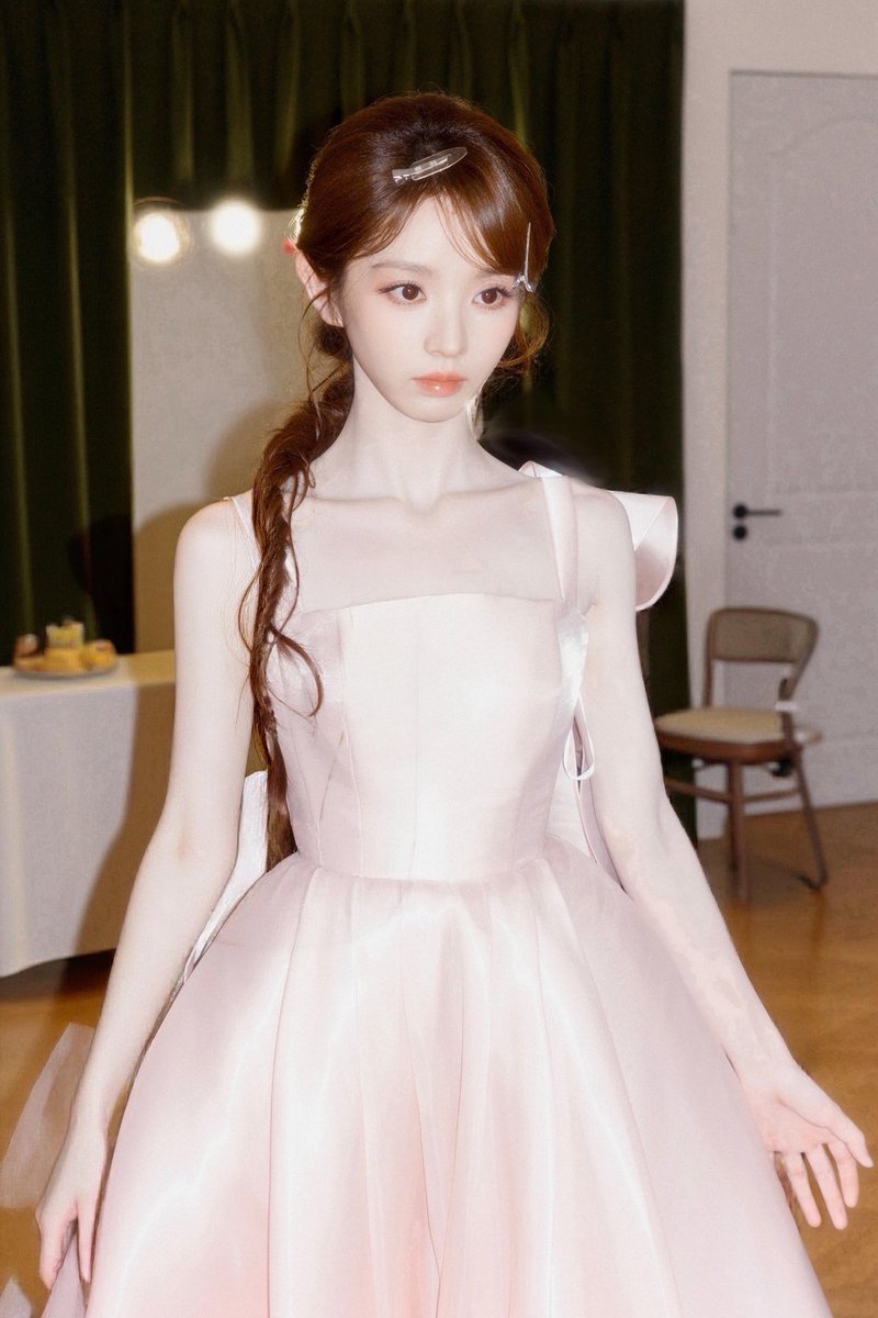 xojoyaw_'s tweet photo. Princess ซีเวย🥹 เซ็ตนี้เหล่าพสกนิกรเชฟอึ้งในความสวยของเจ้าหญิงแป๋วมากๆ พระองค์ทรงงดงาม 🥹👸🏻✨ https://t.co/wYzGCDsWiV
