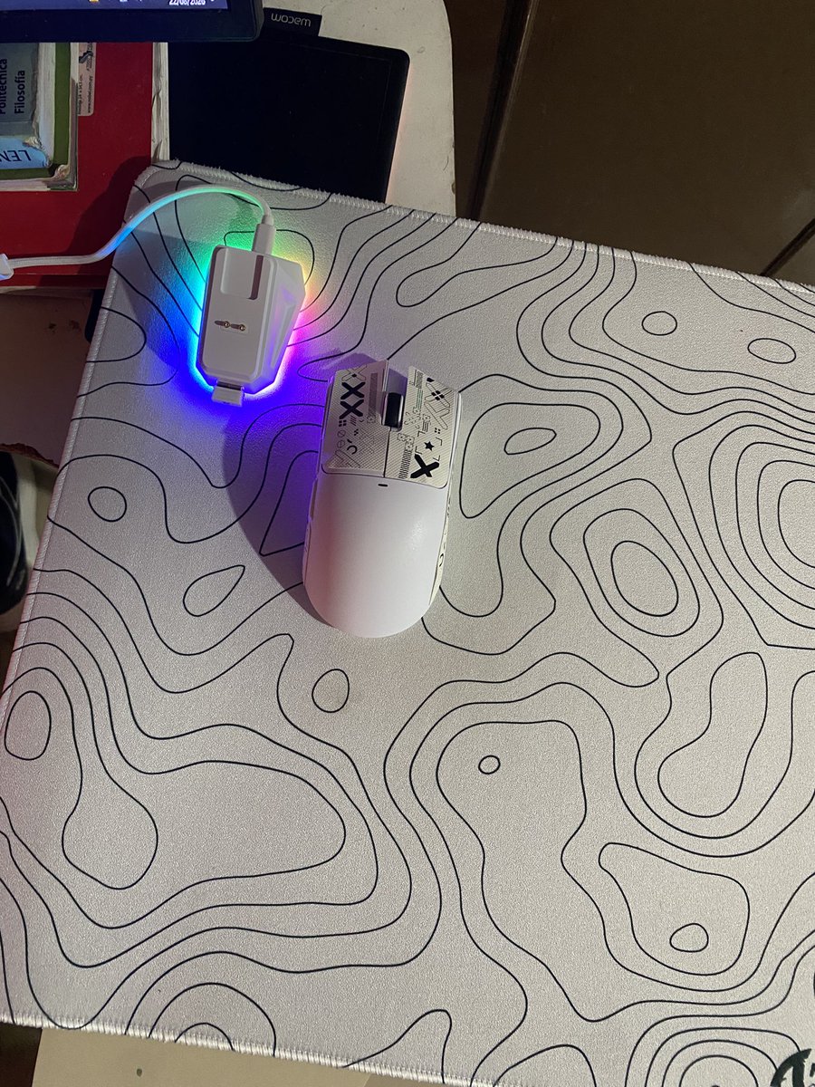 1jgbrn's tweet photo. TE AMO NUEVO MOUSE SOS LO MEJOR Q LE PASO A MIS ÚLTIMOS 67 DIAS https://t.co/hDArS0B6eg