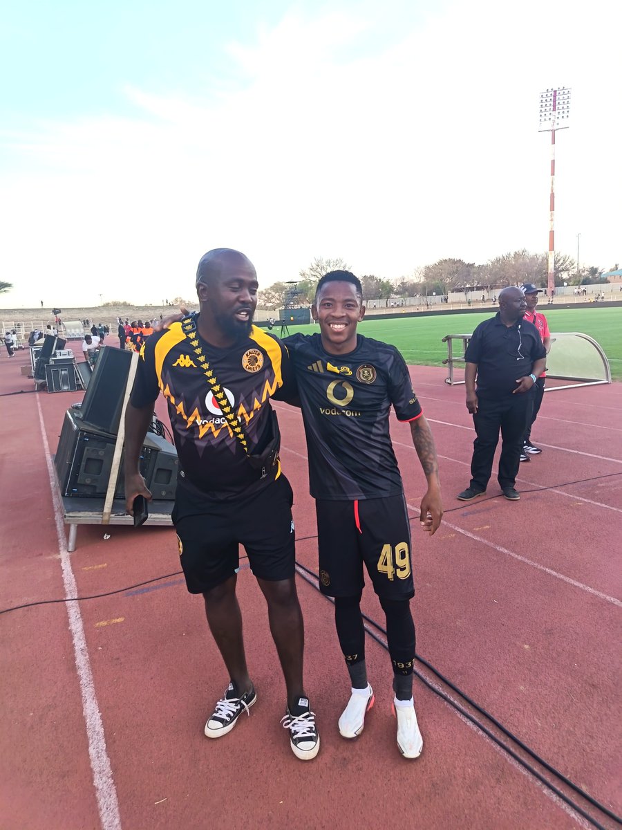 Giftmpholeremi1's tweet photo. Old Peter Mokaba Stadium 🏟️ 

Supporting my Boy ❤️🙏 

#BeAKing https://t.co/IZizpwlXCE