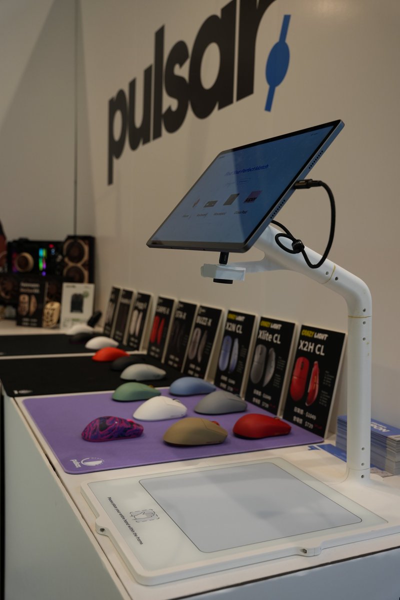 PulsarGears's tweet photo. We're exhibiting at HKCCF . Hong Kong, now! 🇭🇰

📍 HKCEC · Booth C11
 🗓️ Aug 21–23

It's the last day! 
here's still time to stop by our booth and 
see our latest unveils in person. 👀

#crazylight #fingertip https://t.co/RShdRfqVuJ