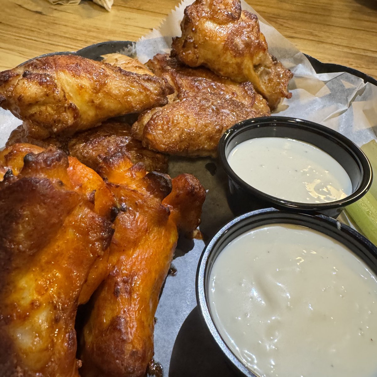 bobandluigis's tweet photo. Luigi's got wings!
Call 316-733-1111.
#pizza #andover #wichita #kansas #cheese #pepperoni #sausage #lunch #dinner #luigi #calzone #salad #wings #cheesecake #cookies #pasta #pizza4acause #derby #rosehill #salina #hutchinson #parkcity https://t.co/rDWhRouFZ8