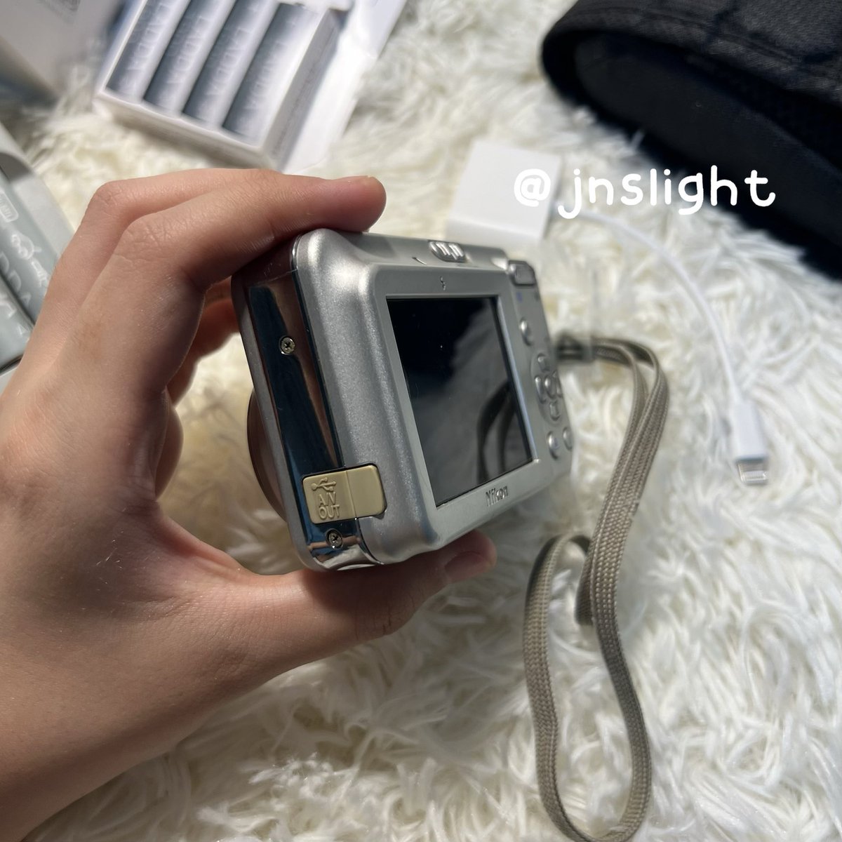 jnslight's tweet photo. ถ้ารับ ถ่าน IKEA ชาร์จได้ พร้อมที่ชาร์จ IKEA ( แบบในรูป ) +300฿ ค่า 🚫 ฝาปิดถ่านอ้านิดหน่อยเวลาใส่ถ่าน ( รูป 3 ) ไม่มีผลต่อการใช้งาน 👈🏻 รุ่นตามหา มีฟิล์มหน้าจอ เต็มระบบ การใช้งานปกติ แฟลชฉ่ำ 🩷 งดต่อราคา https://t.co/MDlNb210KU
