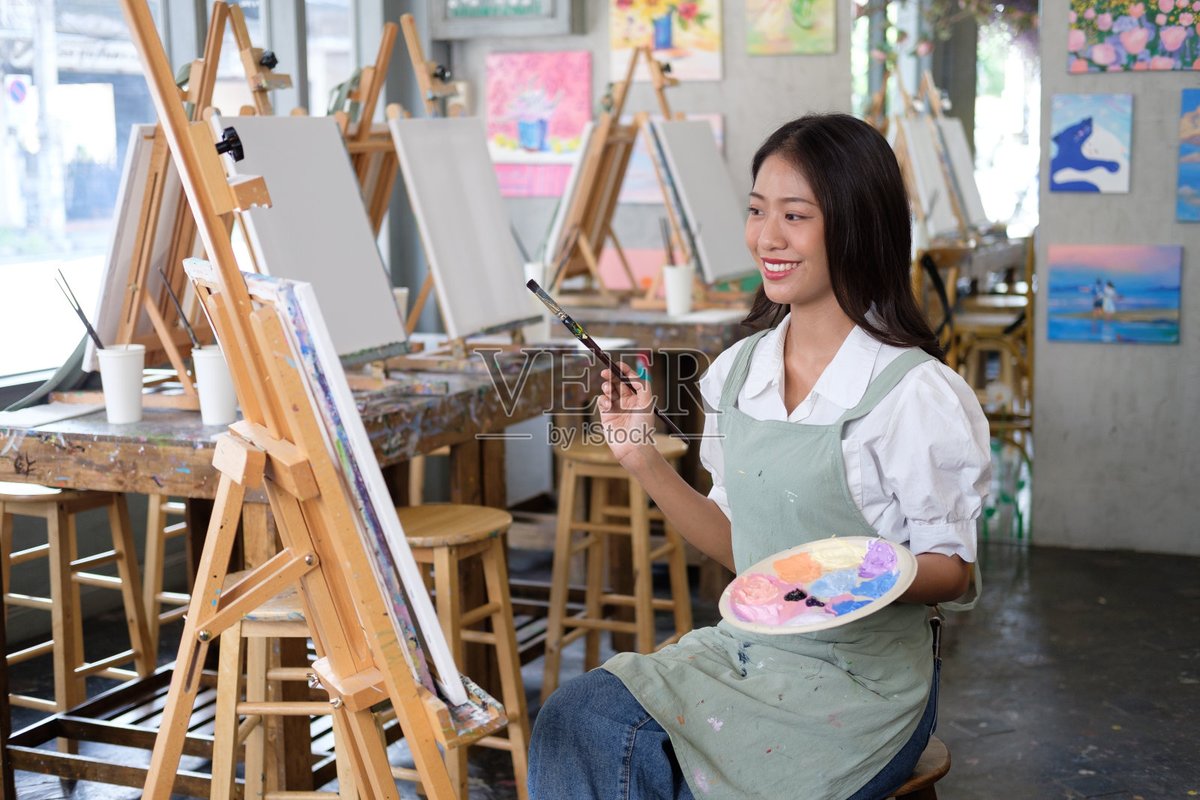 AnnaMil69005381's tweet photo. Immersed in brushstrokes that breathe life into canvas today! Every color tells a story, every detail sparks a tiny moment of joy. Art isn’t just seen—it’s felt.  #ArtExperience， https://t.co/4uRabYyByI