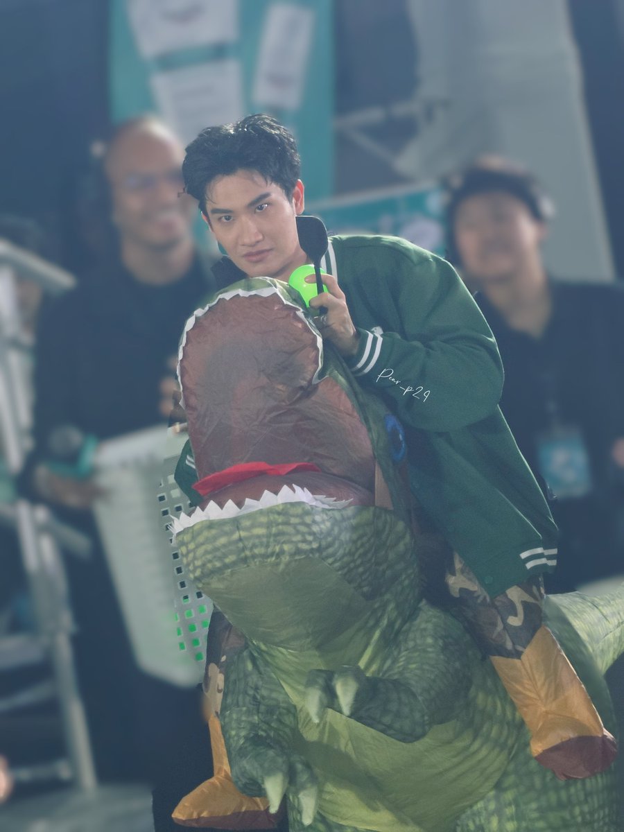 pear_p29's tweet photo. คนที่จริงจังที่สุดในงานก็พี่เตไงจะใครล่ะ
#EucerinDermoPurexTayNewPolcasan 
#EucerinThailand 
#Tawan_v https://t.co/9fESK9iS0G