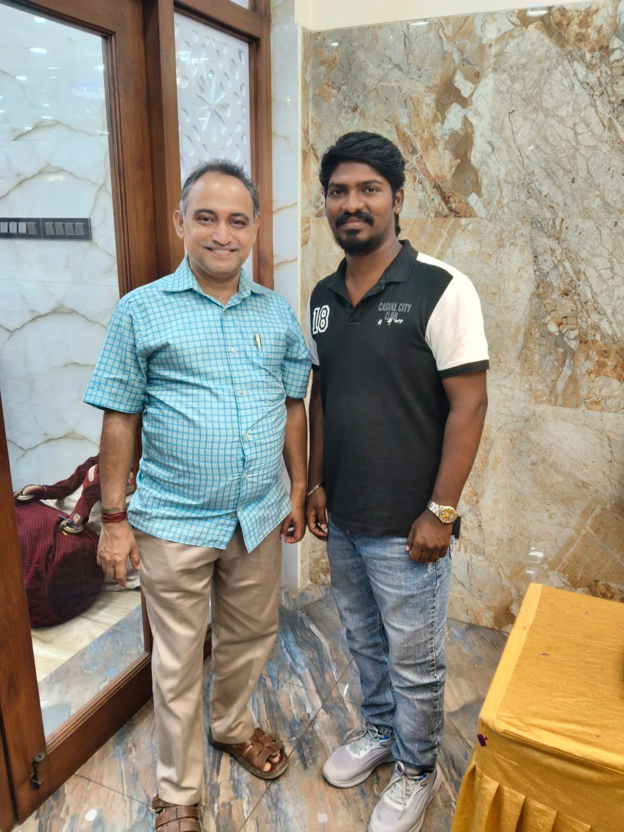 mayavarathaan's tweet photo. நண்பர் ரஜினி சிவா @jsiva1213  அவர்களுடன்... https://t.co/n5UH5Lvn3N