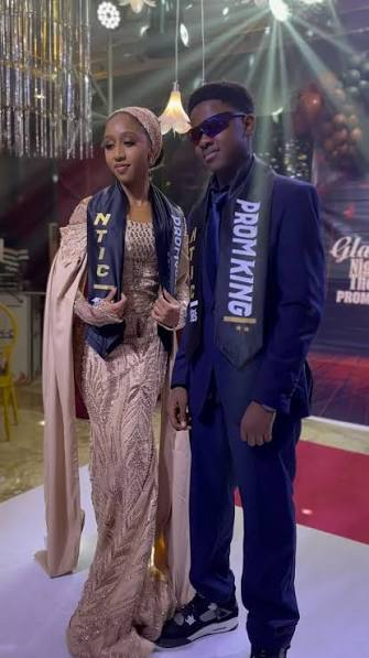 PulseNigeria247's tweet photo. 8 Western-inspired trends that are quietly becoming normal in Nigeria. 

It was completely unusual to do any of these 20-30 years ago.

- Bridal showers

- Gender reveal and baby showers

- Addressing older coworkers by their first names instead of "Sir," "Ma," or titles

- Men going down on one knee for marriage proposals

- Serving food separately, instead of communal dining

- Nigerian secondary schools now do Prom nights, not just End of the Year Party

- Money bouquets and elaborate flower bouquets replacing simple cash gifts in envelopes

- Chess is now the prestige “strategy game,” while traditional games like Mancala receive far less attention

What another trend has quietly become part of Nigerian life?