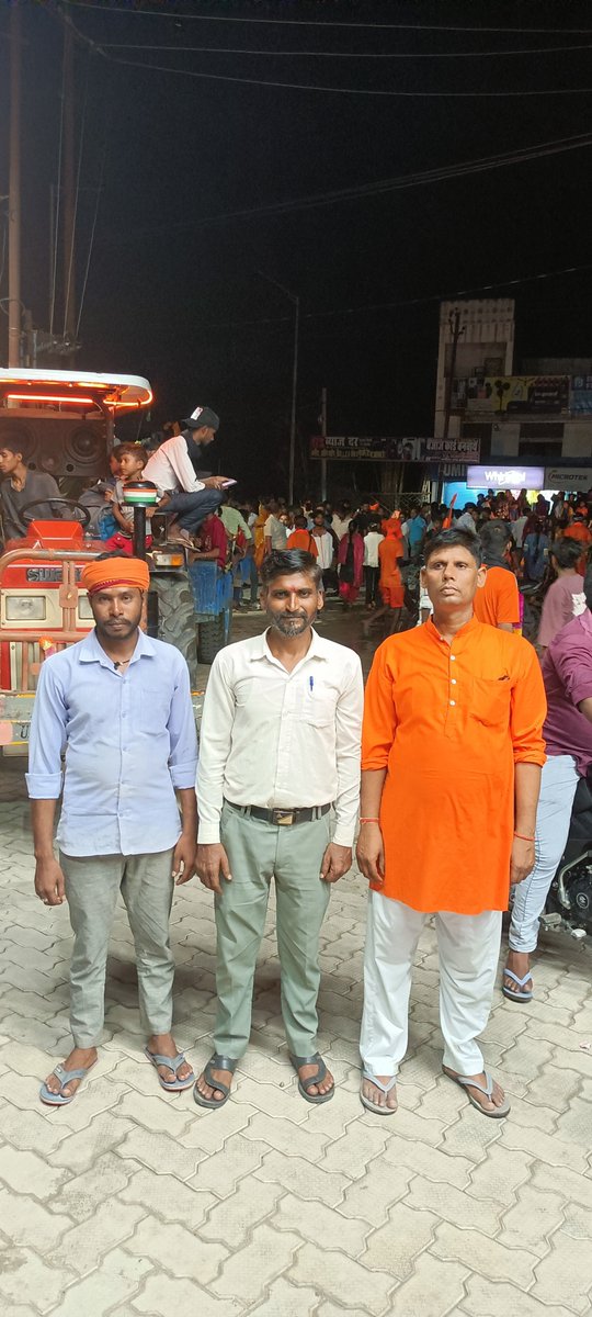 kis39632113's tweet photo. ग्राम कल्यान पुर चक्रतीर्थ से कछला घाट को गए गंगाजल भरने भोले हर हर महादेव https://t.co/Nz4I5OIhpj