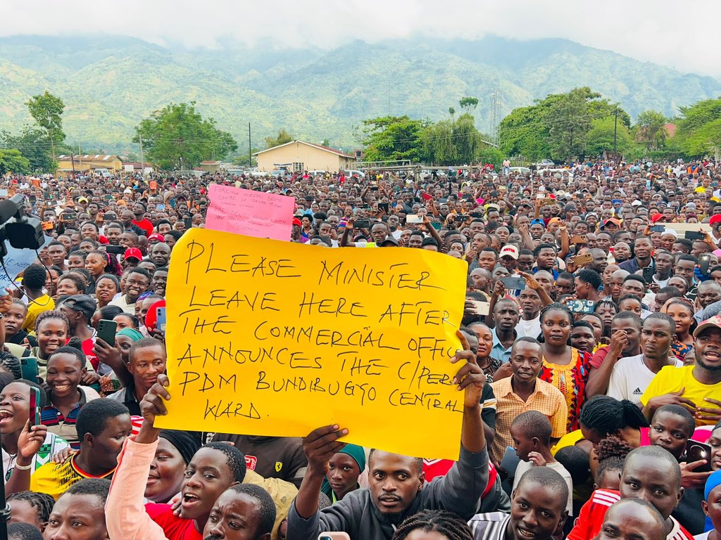 BalaamBarugahar's tweet photo. Bundibugyo has made a statement . 
One of the biggest and most impactful Expose the Corrupt campaign rallies we have held across the country so far. The people spoke loudly, boldly and clearly.

The message is simple: Zero tolerance to corruption. No more stealing public resources. No more impunity. We must restore accountability, value for money and improved service delivery to our people.

Thank you, Bundibugyo! The Expose the Corrupt campaign continues.