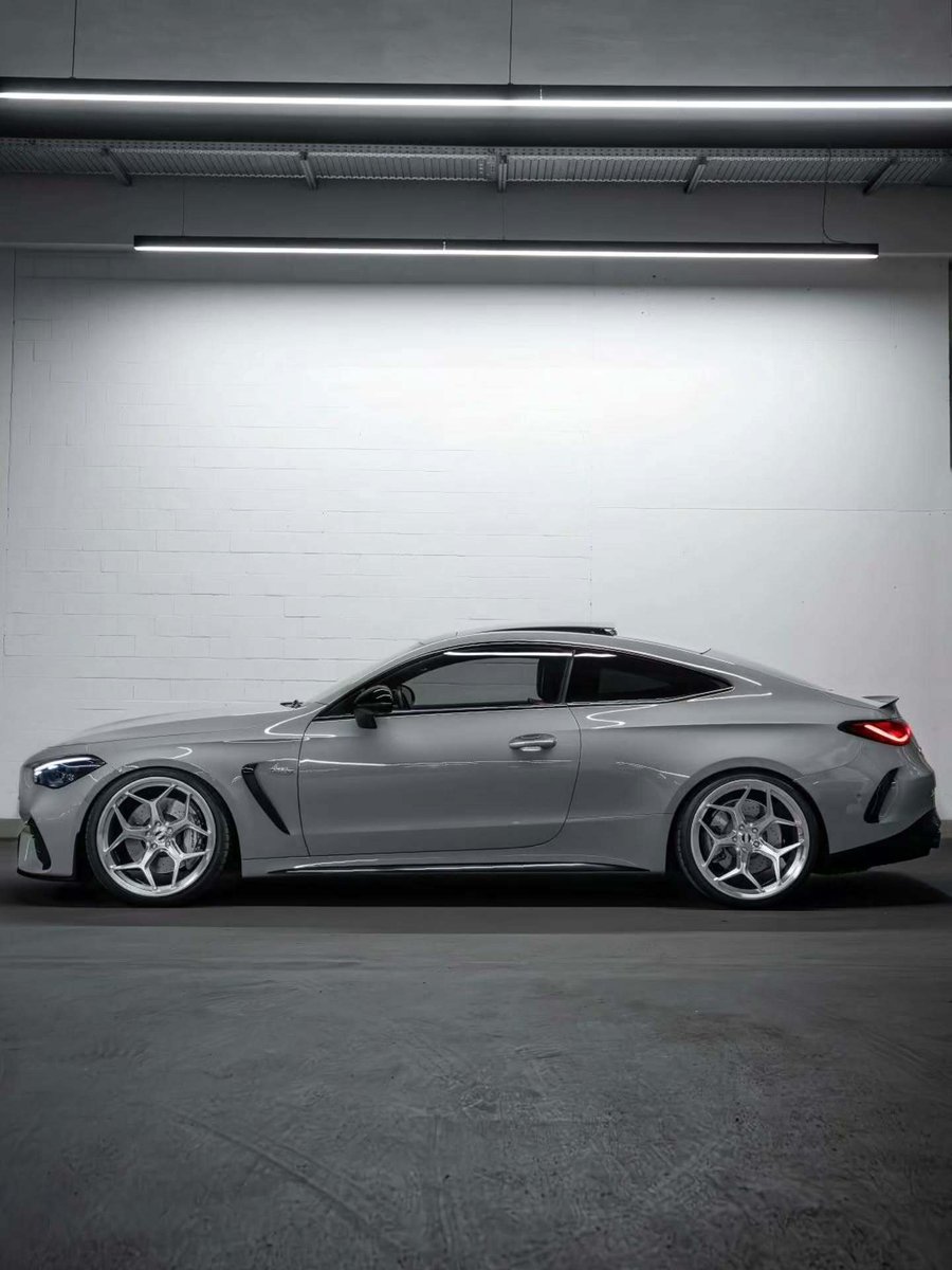 streetjour's tweet photo. AMG💢💢💯 https://t.co/1iOTskZDLX