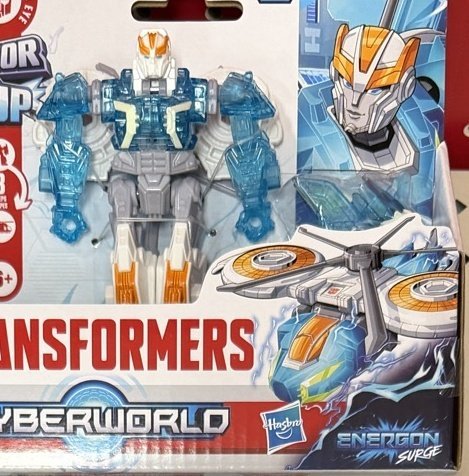 CrayB43295's tweet photo. @ZombieDeer999 Sabes por cual idea me estoy muriendo? Que ya que Wheeljack se esta metiendo con la "esposa" de Optimus (osea Elita) que Optimus se meta con la "esposa" de Wheeljack (osea Ratchet ya que sacaron su juguete espero verla  pronto) https://t.co/VwLyJkQSpz
