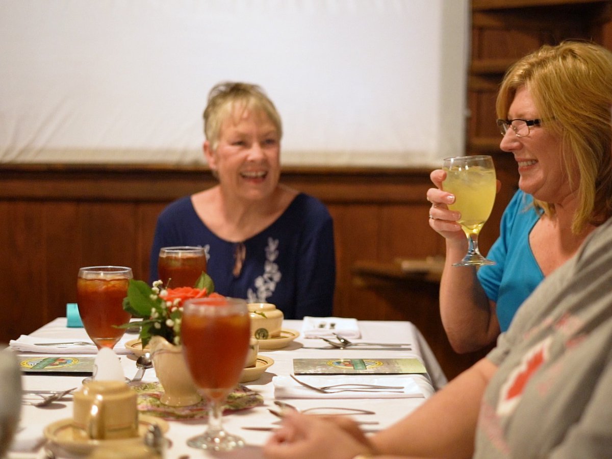 WVStateParks's tweet photo. If fresh food and friendly faces sounds like something you'd like, then you're going to LOVE our Farm-To-Table Dinner Series. 👇🧺🌽

✨ Join us at Cacapon Resort State Park for our next dinner.
🍽️ 8/23/26 at 5:00pm
📲 More info &amp; tickets: https://t.co/1MFXrM2R6V https://t.co/TklJKjZ3vW