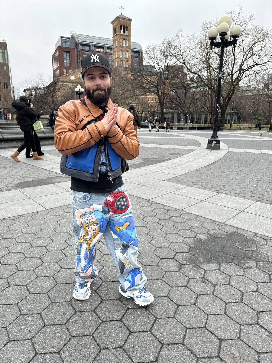 jayeazywhat's tweet photo. Has there ever been a swaggier bar than “ Gucci Bag With The Bridget Pants “ tho? https://t.co/nUcLhYtpKs