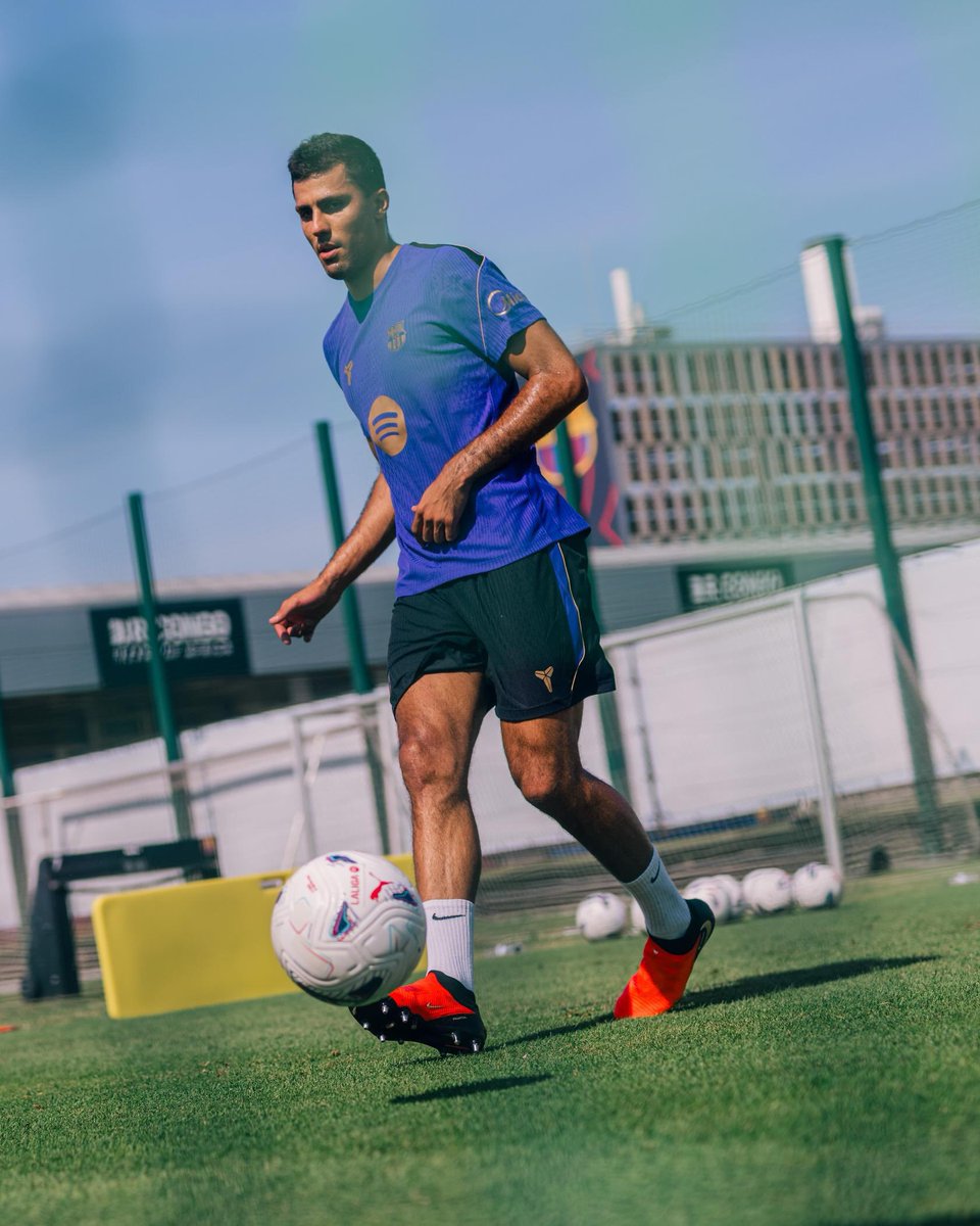 rodrigohv_16's tweet photo. First day training 💙❤️💪 https://t.co/S98VpTPiLv