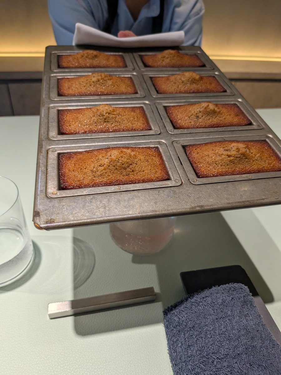 monpanache11's tweet photo. L'Atelier L'Archeste（ラトリエ ラルケスト）でデセールのコースに行きました。
美味しものを食べて大満足✨ https://t.co/cxcLnE2AN4