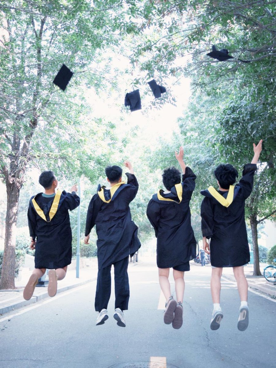 WVZYuNrn0mqXKuC's tweet photo. Graduation check-in done! 4 years of late-night study sessions, cafeteria runs, and messy group projects made this unforgettable.  Time to chase the next chapter! https://t.co/HRHDix2Ul7