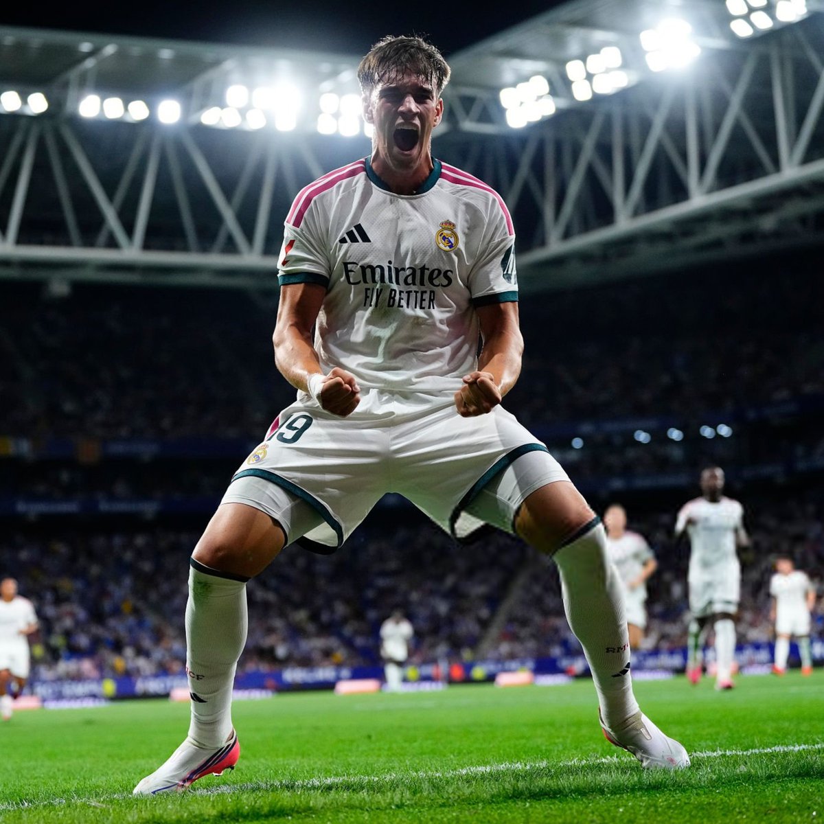 TouchlineX's tweet photo. 🚨🔥 Carlos Espi's Real Madrid debut vs. Espanyol: 

· 1 goal
· 1 shot
· 1/1 successful dribbles
· 1 key pass https://t.co/PTpotmlQyu