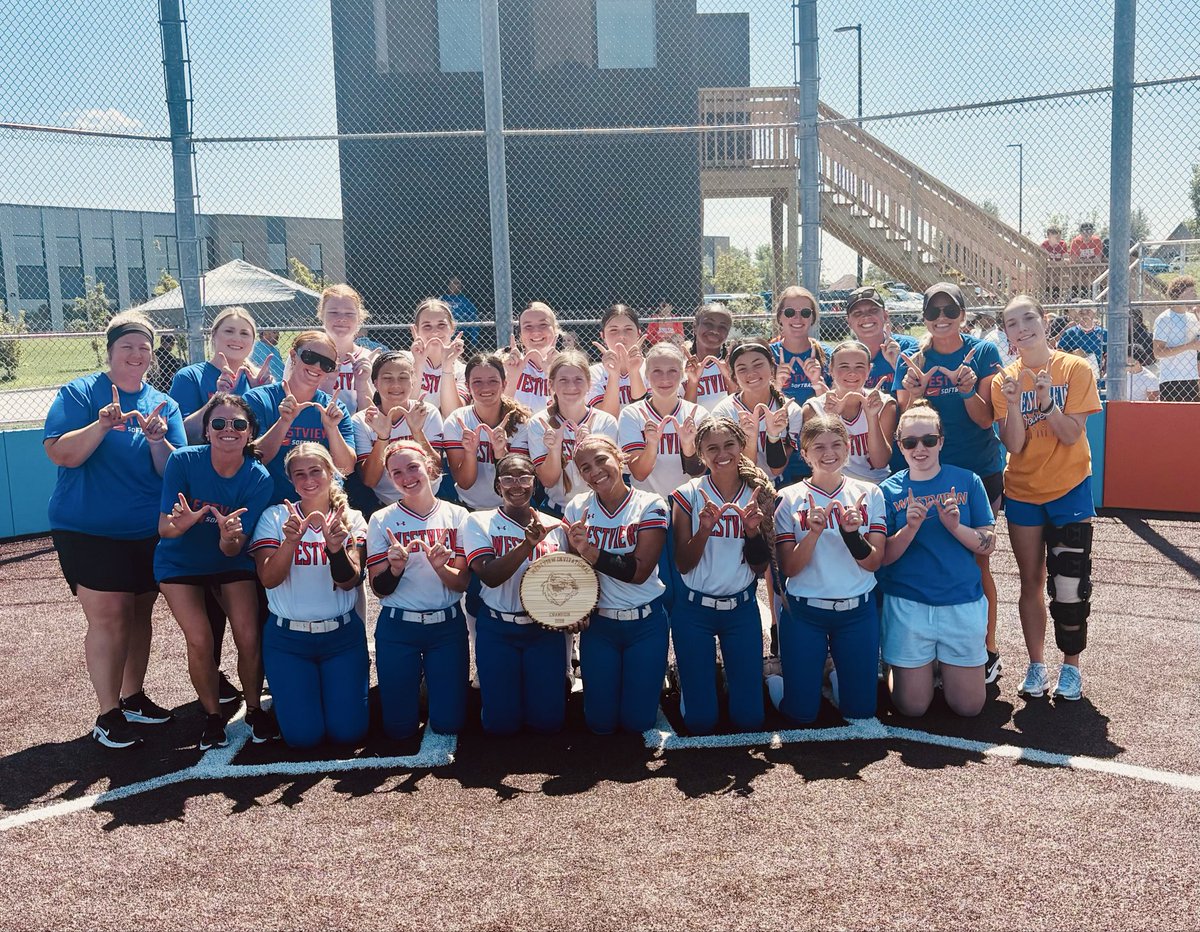 OPS_WestviewSB's tweet photo. 🧡💙🏆TOURNEY CHAMPS🏆💙🧡
WV 3| EN 2

Bosan: 1BB, 1SB
Tackitt: 1H, 1BB, 1SB
Martin: 1DBL, 1RBI
Holtorf: 1BB
Schaefer: 1BB
Danner: 1BB
Glab: 2H, 1RBI
Stortz: 1BB
Seeman: 1SB

⭕️Stortz: 4IP, 2H, 1ER, 1BB, 2Ks

Next game at 6:30 @ Fremont
#stirup 💙🧡
 @OPS_WVAthletics https://t.co/7hY97lvefK