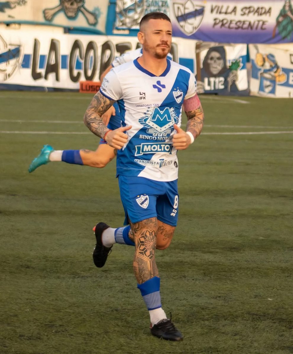 RosarinoPT's tweet photo. Colo frattini.. jugador de Midlan... alto choton tiene 😈🔥 #futbol #futbolista #marcandobulto #bulto #bulge #bulgespy #bulgepublic #bulgespotter #bulgeplay #argentino #chongodeldia #vestuario #vestuarios #vestidores #duchas #lockerroom #locker #colo #colofrattini #midlan https://t.co/Aif9fiHOqg