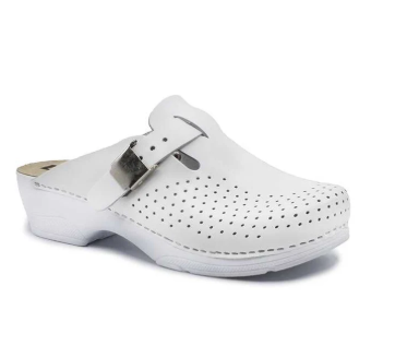 444hyacinth's tweet photo. @an1_love Would u ever wear the crocs shoe👀👀 https://t.co/balnTZQqj7