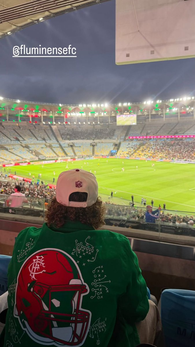 canalpremiere's tweet photo. GUGA NA ARQUIBANCADA! 👀
Guga marcou presença no estádio e acompanhou de perto a vitória do Fluminense sobre o Remo pelo Brasileirão! 🏟️⚽
📸 @guga98oficial
#BrasileiraoNoPremiere #Fluminense #Guga #PremiereDaJogo #BoraDePremier https://t.co/Ky2UyZhdkO