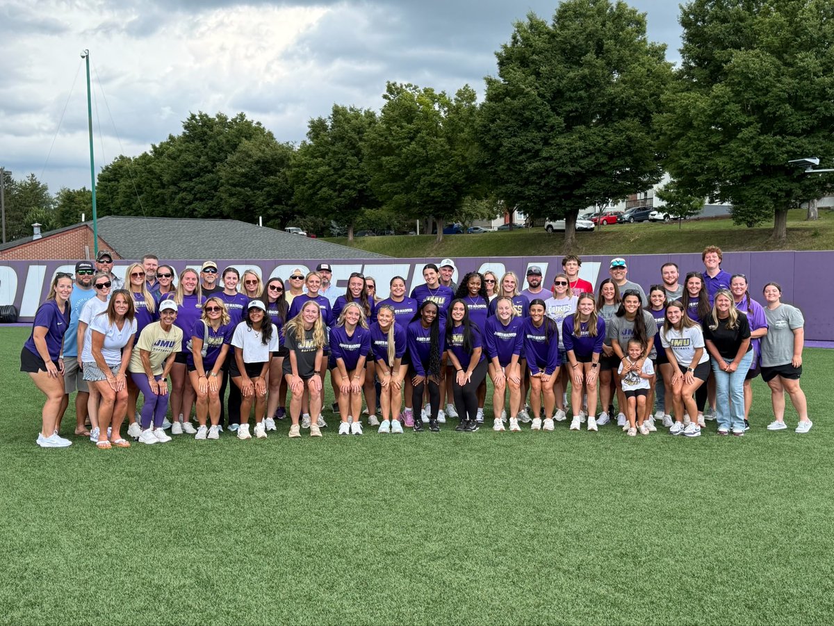 JMUSoftball's tweet photo. Welcome back cookout was a great success!!  So excited to have the team back together and welcome our new families into the program!! 💜🥎🐶

A MAJOR shoutout &amp; very sincere thanks to Russ &amp; Debbie Messick (Coach LaPorte’s parents!) for cooking an AMAZING seafood boil for us all! https://t.co/fzVg6c63IZ