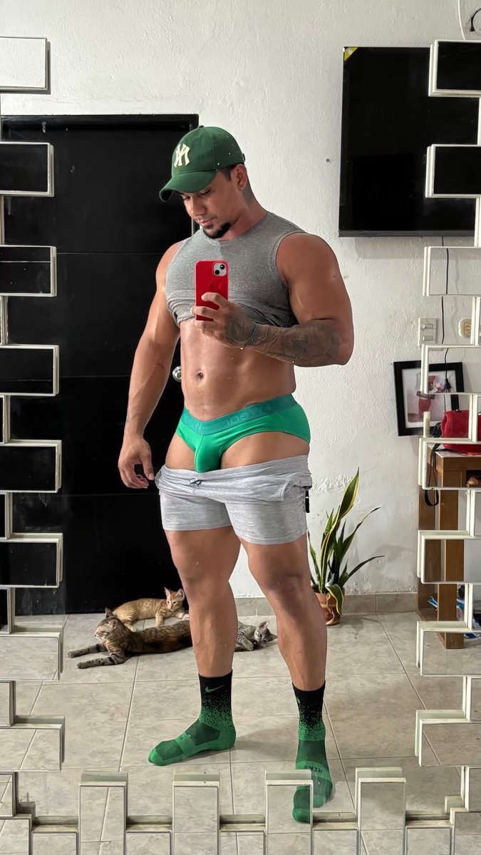 fitnessvloggers's tweet photo. 🔥🔥🔥🍆 https://t.co/AGKrl5dwGv