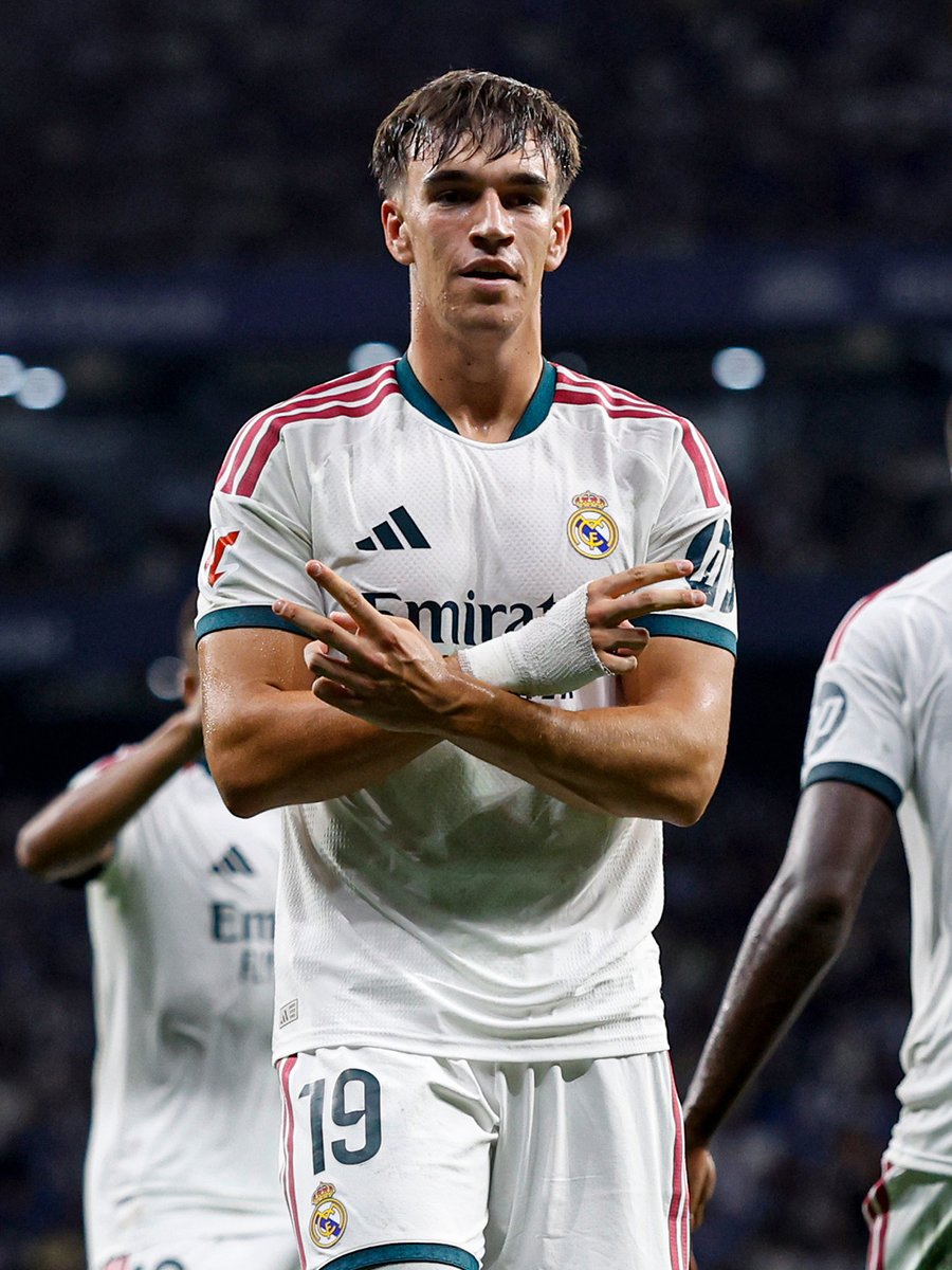 realmadrid's tweet photo. ✌️😁✌️ https://t.co/HSTIxW2tId