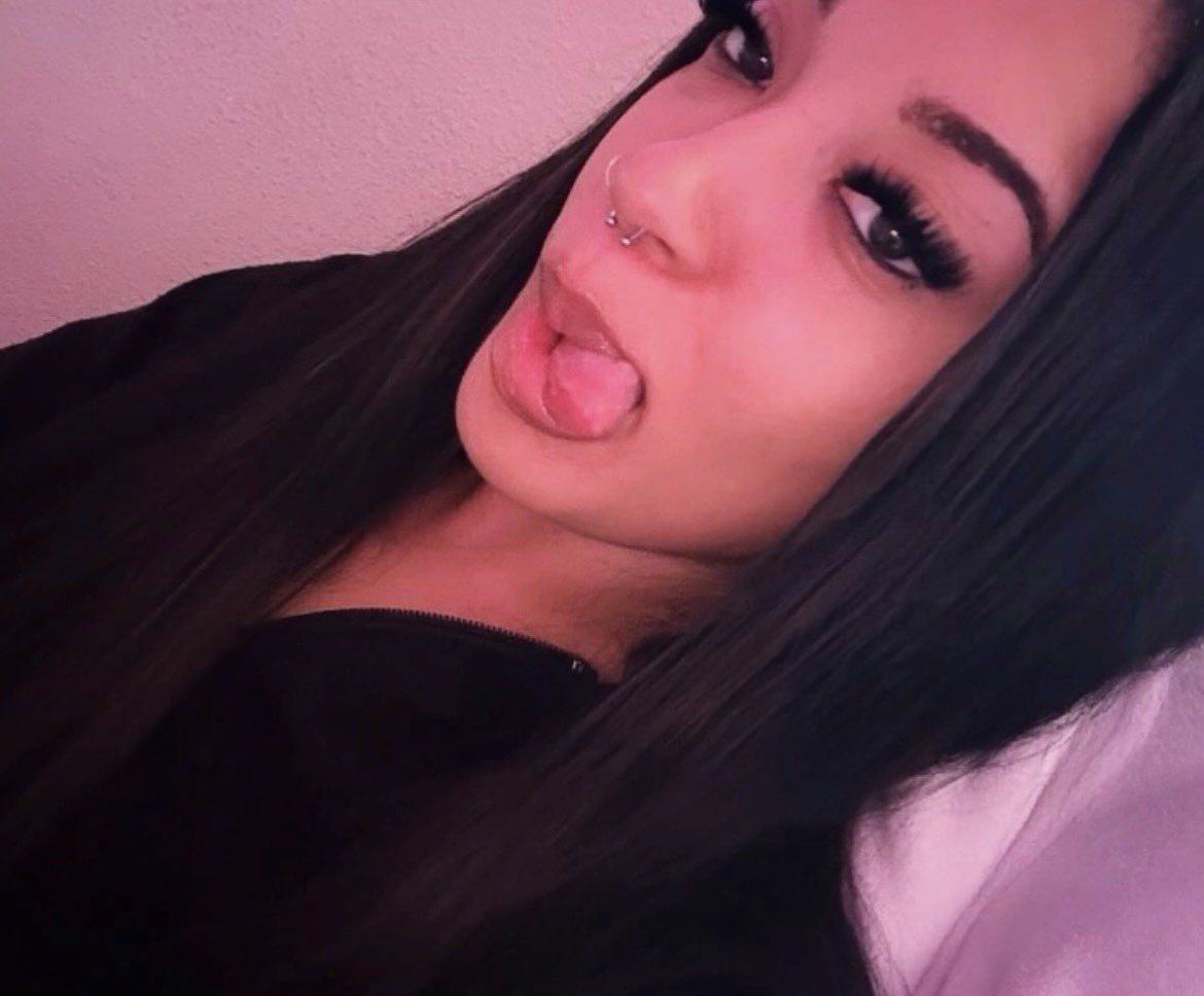 Brendafindom1's tweet photo. I don’t compete for attention; I naturally command it. 🧿

#Findom #Cuck #FaceTime #Live #Drain #Sexting #Cock https://t.co/UH6wLbRUFc
