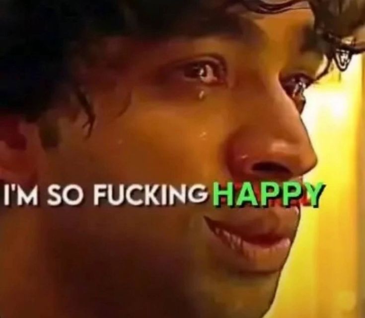 Sugaroomfie's tweet photo. Me when my favorite artist follows me back https://t.co/8XLyG8Oe1y
