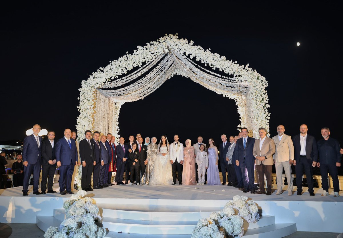 orhanaydin's tweet photo. Genel Başkan Yardımcımız, kıymetli kardeşim İbrahim Akkuş’un kerimesi Nisa ile Yiğit evlatlarımızın düğün merasimine şahitlik ederek mutluluklarına ortak olduk.

Genç çiftimizi gönülden tebrik ediyor; Rabbimden kendilerine bir ömür boyu sağlık, huzur ve saadet diliyorum. Akkuş ve Çetin ailelerimizi de tebrik ediyor, bu güzel birlikteliğin her iki aile için de hayırlara vesile olmasını temenni ediyorum.

Rabbim iki cihan saadeti nasip etsin.
