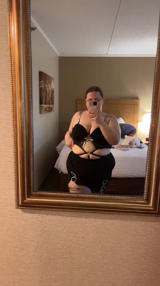 cheriesin02's tweet photo. Would you go to a festival with me? https://t.co/5RbCBi4lr7