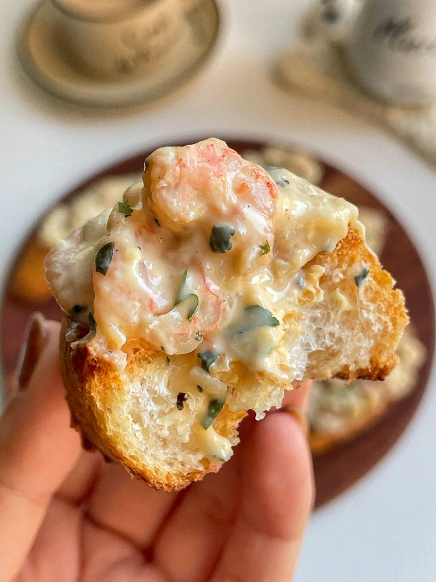ADeribee's tweet photo. Just whipped up garlic butter shrimp with toast for a cozy weekday dinner! Quick, flavorful, and 10 mins from pan to plate https://t.co/ex78CCF3iI