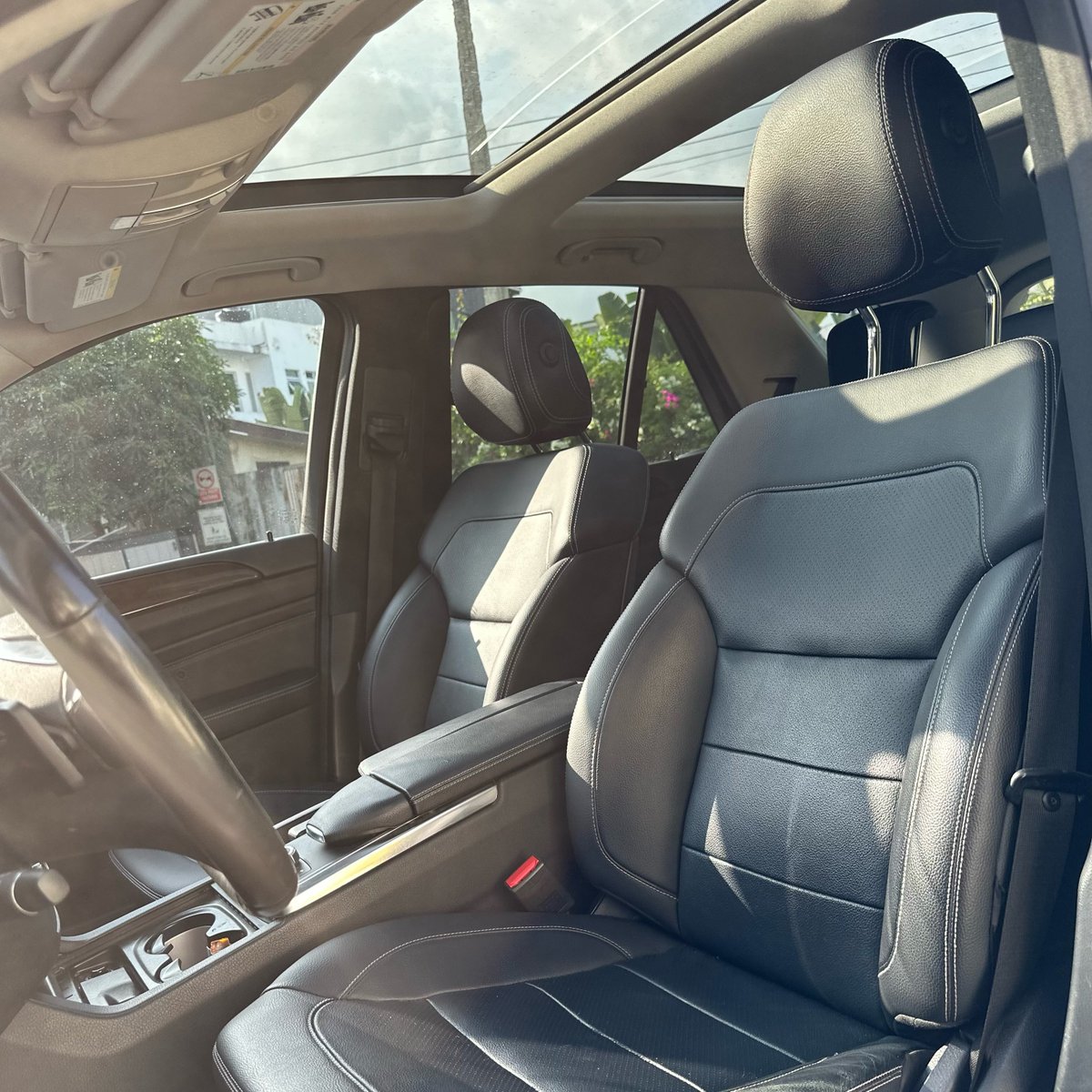 Verterex_Prop's tweet photo. 2015 Mercedes Benz ML 350 

🏷️ 32m naira https://t.co/TbR5LEdJyt