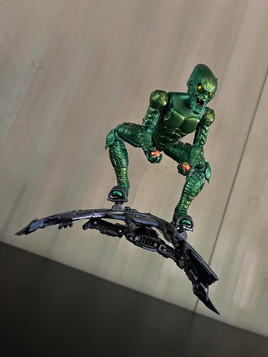 MarvelLegendsHQ's tweet photo. Green Goblin!

📸: @dwfcollection (IG)

#MarvelLegends https://t.co/byTce4Kua1