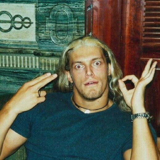 zack01attack's tweet photo. @cometcatcherr // HE'S JUST SOOOO... YOUNG NAVY SEAL ZACK... https://t.co/TifgMxaH58
