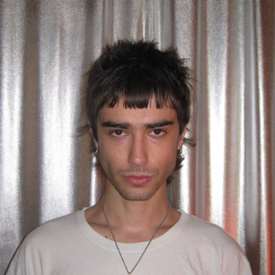 pigy____'s tweet photo. Grz random twink x avermi fatto la foto che terrò come pfp ovunque x i prossimi mesi https://t.co/DG4c0Ev2RH