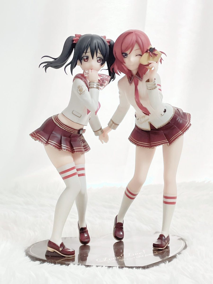 fireflyriako's tweet photo. Recently got into referencing figures for yumeart inspiration  +   My favorite ones  (  ᵔ⤙ᵔ  ) https://t.co/e01lnVr7HI