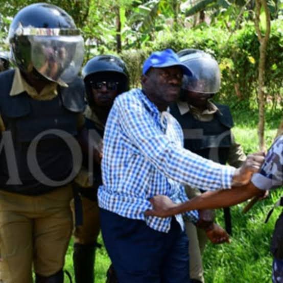 BrianKakare's tweet photo. @HEBobiwine As it has always been this criminal regime's agenda to use "LAW" to fullfil their CRIMES, HOW CAN WE EXPECT ETERNITY FROM THE SATAN??? They break the law as a means of "law enforcement" and they still expect people to expect Justice from their INJUSTICE! Hmm  NO GOOD FROM THEM https://t.co/V5HXpEcs9u