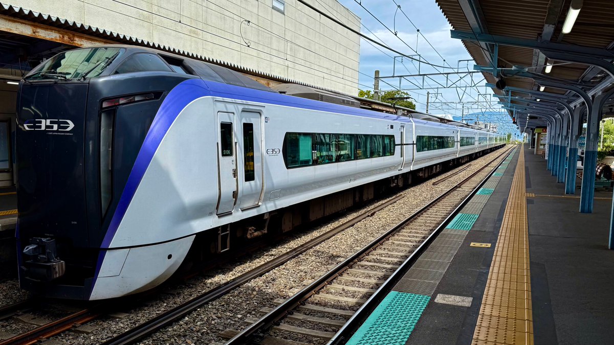 pomoFFqumo's tweet photo. FF11  ＠ 森の基地暮らし
ちょっと下りてきて、駅待ちで触って観るも、
📲デザリングでは、赤玉（久々にみ���🔴 https://t.co/W9XErdq089