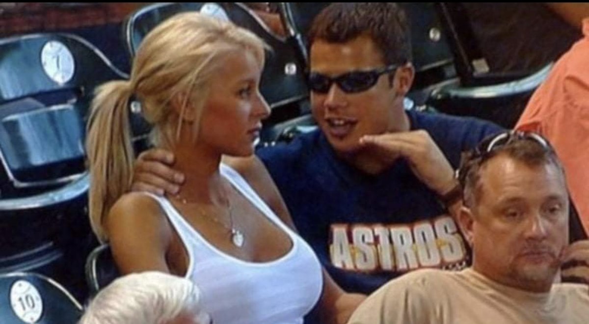 feelgoodtale's tweet photo. A Guy Takes His Girlfriend To Her First Football Game. They had great seats right behind their team's bench.

After the game, he asked her how she liked the experience.

"Oh, I really liked it," she replied, "especially the tight pants and all the big muscles, but I just couldn't understand why they were killing each other over 25 cents."

Dumbfounded, her date asked, "What do you mean?"

"Well, they flipped a coin, one team got it, and then for the rest of the game, all they kept screaming was, 'Get the quarterback! Get the quarterback!' I'm like, hello? It's only 25 cents!"