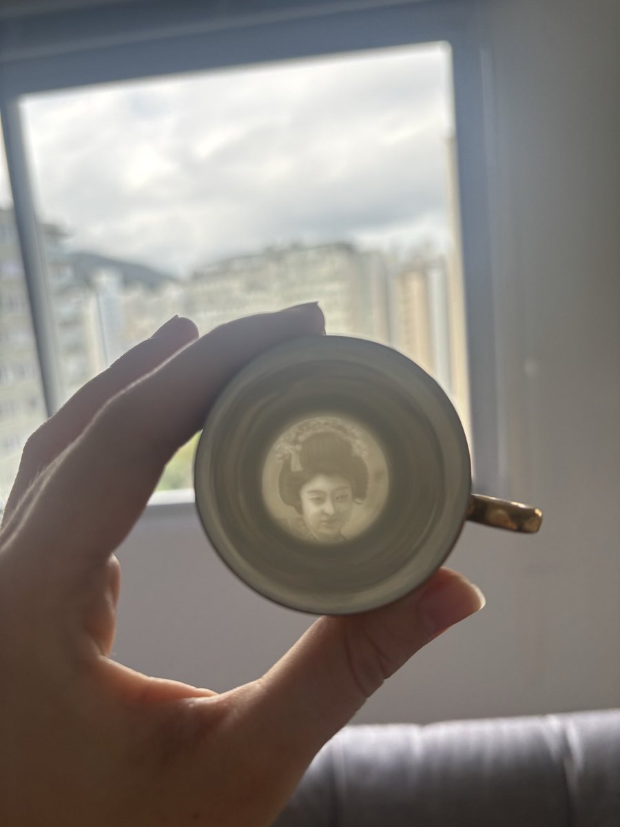folkzyns's tweet photo. conjunto de xícaras de café mais fraco da vó https://t.co/l00hVxpOfk
