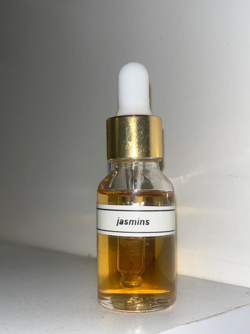 RevedAmbre's tweet photo. Huiles, extraits, brumes wala musc
Les prix varient entre 1500 et 4000

#parfum #huile #dakar #mbour https://t.co/5DMCHM9ea3