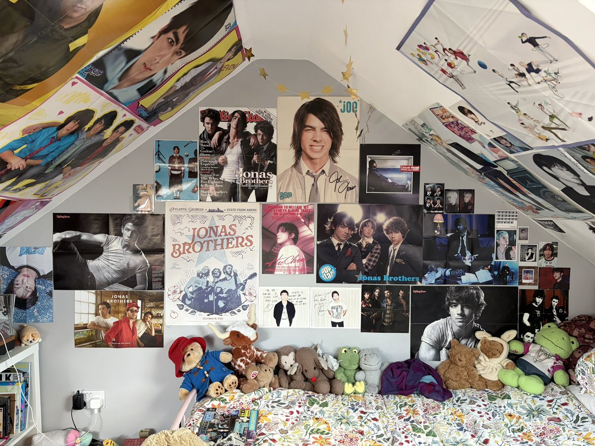 yaoimaster83's tweet photo. my humble abode https://t.co/JLVB9KZL6K