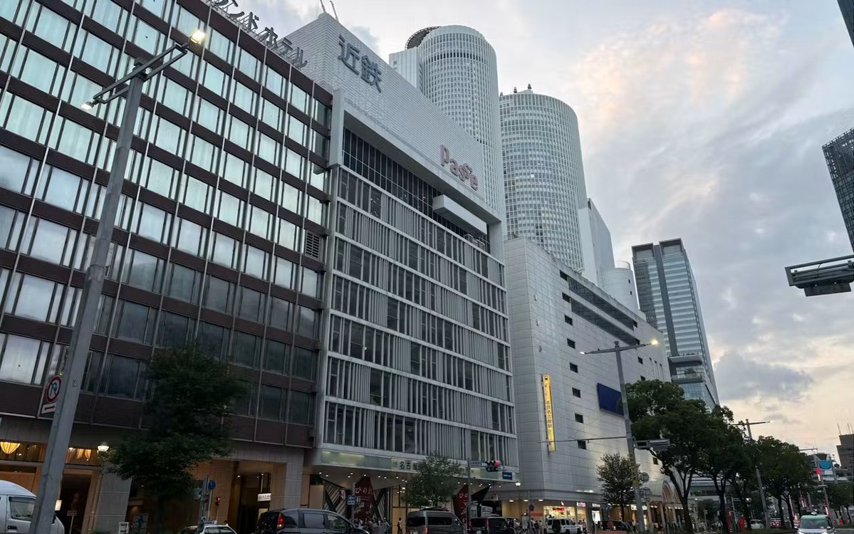 nikkeinagoya's tweet photo. 名駅再開発中断を受け、閉鎖した施設に出店する動きが相次いでいます。
①近鉄、「パッセ」地下にテナント再誘致へ
https://t.co/hGbluKcix2
②ヨドバシカメラ、名古屋駅前で今夏にも出店
https://t.co/6aCD5NgQcA
③旧名鉄百貨店、地下にスーパー「サポーレ」出店　今冬
https://t.co/n0vHZEkNI9 https://t.co/CUj4M6IMHm