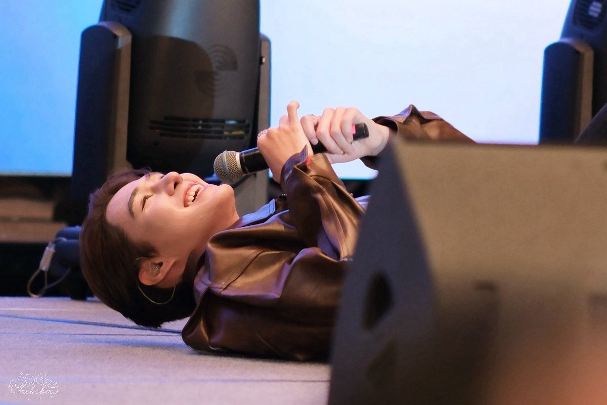 givemeallofyou_'s tweet photo. ทำไมแฟนจั๊นหล่อแบบนี้ ฮื้อ ໒𖦹ࡇ𖦹 ͛১ https://t.co/fwsaMpRVgN