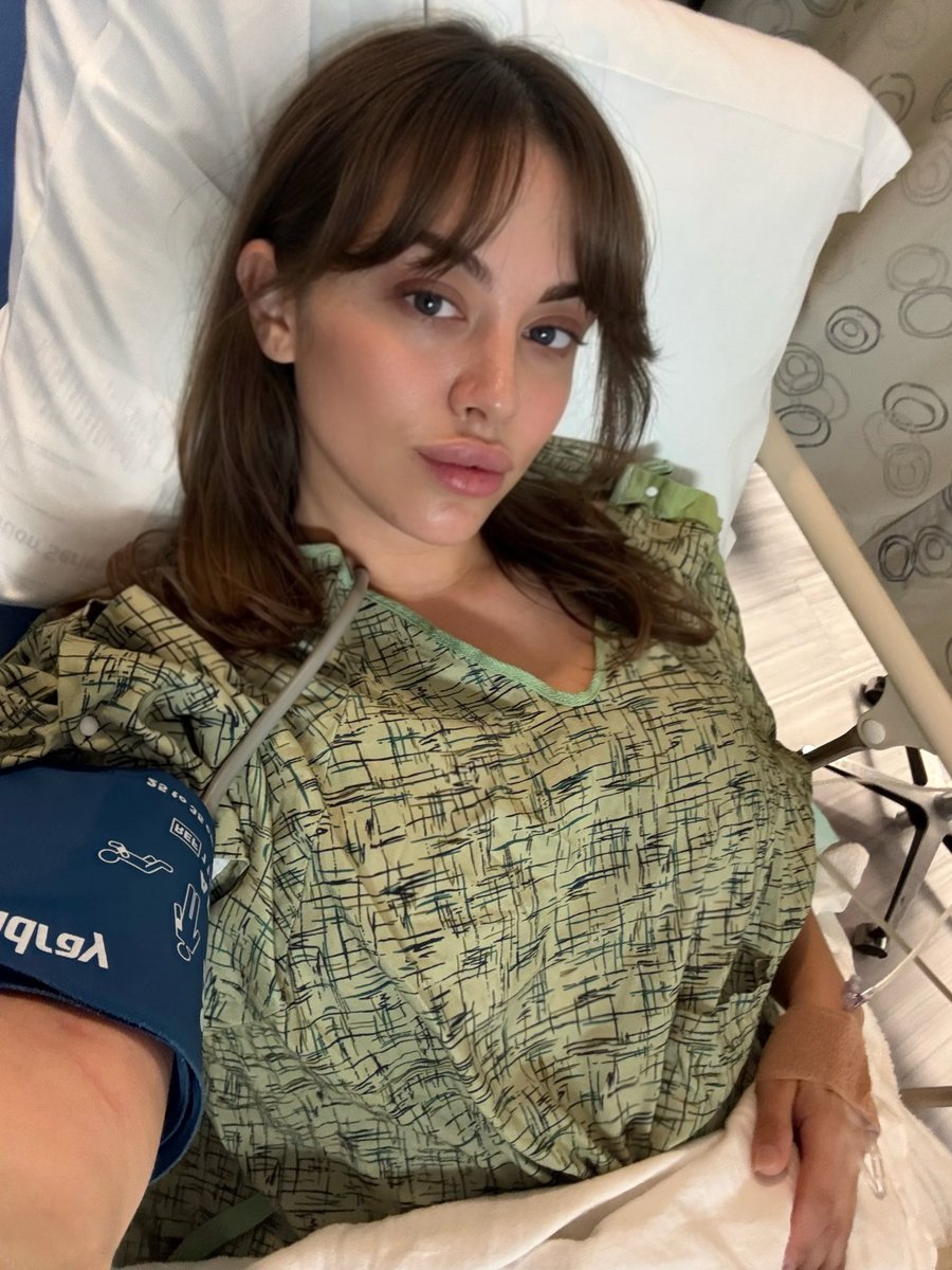 brattybydefault's tweet photo. Going into surgery https://t.co/KF9Y9DbbTE