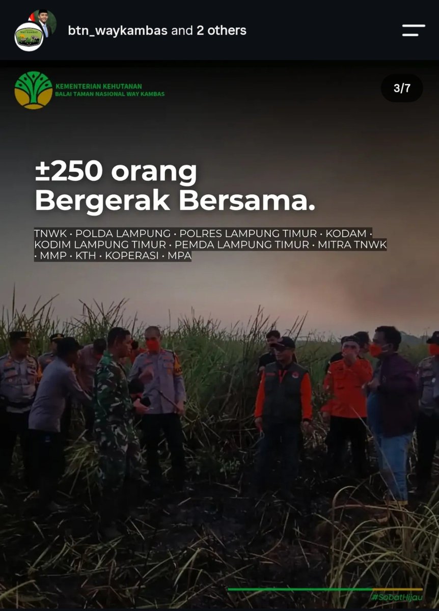 danskuss's tweet photo. ⚠️⚠️⚠️ update ⚠️⚠️⚠️

Dilansir dari IG resmi Taman Nasional Way Kambas Api sudah berhasil dipadamkan.

=====================

Berdasarkan perkiraan sementara, area terdampak kebakaran hutan di Resor Kuala Penet, SPTN Wilayah IIl Kuala Penet, Taman Nasiona Way Kambas mencapai +673 hektare.

Kondisi lahan vang bergambut, akses menuju lokasi yang cukup sulit serta sumber air yang berada jauh dari titik kebakaran menjad tantangan tersendiri dalam proses pemadaman.

Sebanvak +250 personel dari berbagai unsur bergerak bersama, terdiri dari TNWK, Polda Lampung, Polres Lampung Timur, Kodam, Kodim Lampung Timur, Pemerintah Daerah Lampung Timur, mitra kerja TNWK, MMP, KTH, koperasi, dan Masyarakat Peduli Api (MPA)

Setelah berjuang sejak Jumat, api berhasil dipadamkan pada Sabtu, 22 Agustus 2026 sekitar pukul 19.00 WIB. Namun, perjuangan belum sepenuhnva selesai.

Tim masih melakukan pendinginan dan pemantauan untuk memastikan tidak ada titik api yang kembali muncul, terutama di kawasan bergambut yang masih memungkinkan menyimpan bara.

Berdasarkan pemantauan kelompok gajah liar berada di wilayah utara TNWK dan iauh dari lokasi kebakaran. Gajah inak di Pusat Konservasi Gajah (PKG) juga berada jauh dari lokasi kebakaran.

Terima kasih kepada seluruh pihak yang telah bergerak bersama dalam penanganan kebakaran ini.

Api telah padam. Penjagaan tetap berlanjut.

Karena menjaga hutan bukan hanya tentang memadamkan api, tetap juga memastikan hutan tetap menjadi rumah bagi satwa, ruang bagí kehidupan, dan warisan yang harus kita jaga bersama.

Puji Tuhan 🤲

SC: ig/btn_waykambas