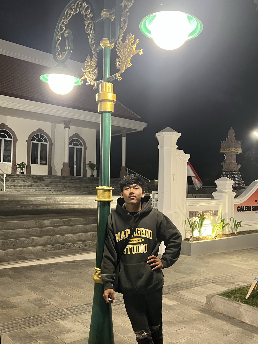 ADwiputra21's tweet photo. titik nol singaraja🌙 https://t.co/egzdfGZSzJ