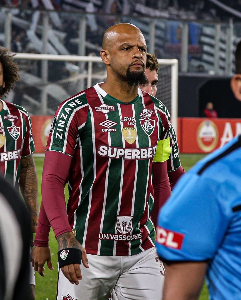 MousaQi's tweet photo. 🗣️فيليبي ميلو:

كريستيانو أريد أن أقول لك شيئًا يا صديقي، إذا كنت تشاهد هذا الفيديو:

سأدفع ثمن تذكرتي من جيبي، حتى لو اضطررت للبقاء هناك لثلاث مباريات متتالية. 

عندما يتبقى لك ثلاثة أهداف فقط للوصول إلى الهدف رقم 1000، سأكون هناك لأتابع ذلك عن قرب

ويجب على العالم أن يتوقف ليتابع هذه اللحظة عن قرب.

هذه الأسطورة، هذه الماكينة، هذا الرجل الذي يلهم أجيالًا وأجيالًا… هذا هو كريستيانو رونالدو. ❤️