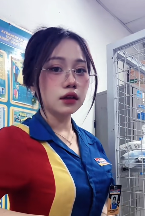 juvecxi's tweet photo. Kasir indomaret yang lagi viral
https://t.co/hCiZ4aL8Oe

https://t.co/c9uq5yJeMm

https://t.co/3yuiwfLNq5

https://t.co/0j1uGg2z4d

POP Spageti Malming bayangan b Refund Clara Malam Minggu Tidur https://t.co/7B3wlCljrl